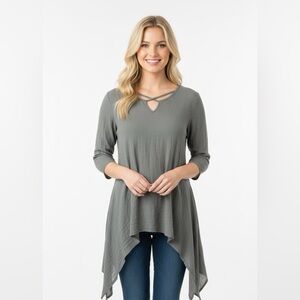 Umgee grey tunic size medium